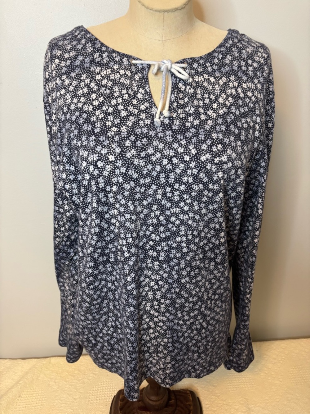Gap Tie- Neck  Long Sleeve Floral Top - Navy & White Large
